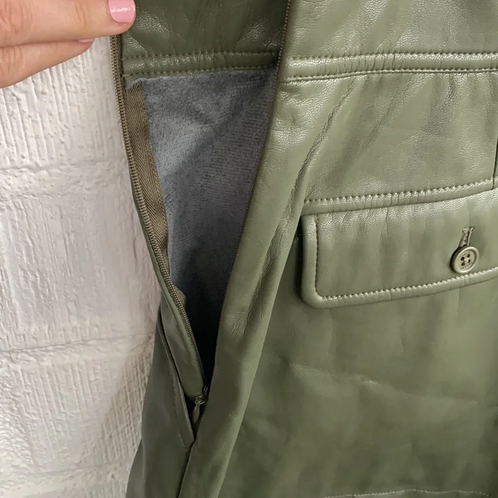 TANYA TAYLOR Faux Leather Greta Rolled Cuffs Shorts Olive sz 12 - Picture 9 of 12